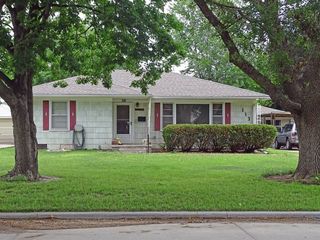 Foreclosed Home - 113 W 18TH ST, 66901