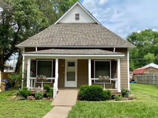 Foreclosed Home - 318 N LINDEN ST, 67013