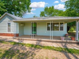 Foreclosed Home - 310 N 2ND ST, 67031