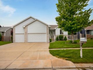 Foreclosed Home - 804 E WINDING LANE CT, 67037