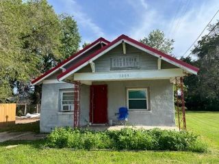 Foreclosed Home - 1009 W KANSAS AVE, 67042