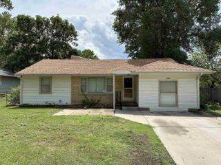 Foreclosed Home - 1425 LAWNDALE AVE, 67042
