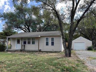 Foreclosed Home - 1106 S HIGH ST, 67042