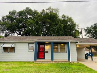 Foreclosed Home - 218 W 6TH ST, 67056