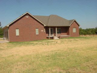 Foreclosed Home - 631 S EDWARDS ST, 67068