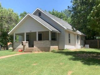 Foreclosed Home - 824 N MAIN ST, 67068