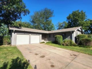 Foreclosed Home - 1513 GRANDVIEW AVE, 67114