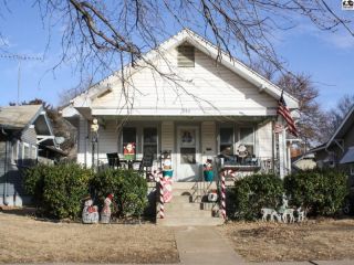Foreclosed Home - 206 E 5TH ST, 67124