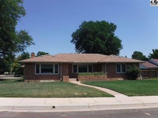 Foreclosed Home - 920 W 4TH ST, 67124