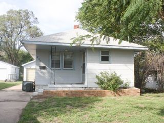Foreclosed Home - 908 W 5TH ST, 67124
