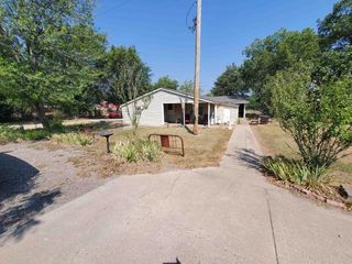 Foreclosed Home - 10734 SW 15TH ST, 67144