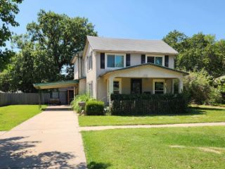 Foreclosed Home - 1110 N WASHINGTON AVE, 67152