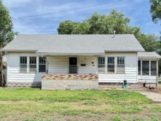 Foreclosed Home - 315 W 4TH ST, 67152