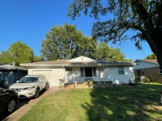 Foreclosed Home - 1809 N B ST, 67152