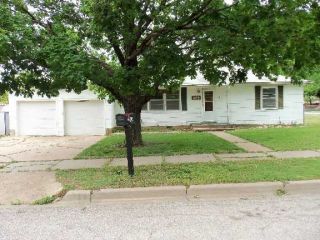 Foreclosed Home - 1220 OLIVE ST, 67156