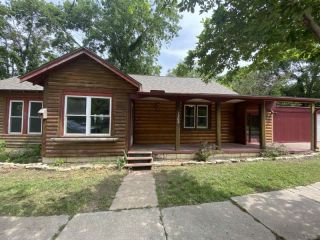 Foreclosed Home - 1202 OLIVE ST, 67156
