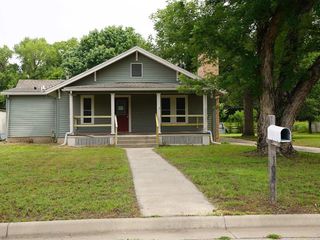 Foreclosed Home - 508 E 3RD AVE, 67156