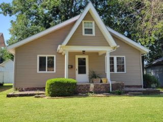 Foreclosed Home - 1407 E 2ND AVE, 67156