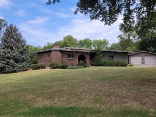 Foreclosed Home - 2921 LAKESHORE DR, 67156