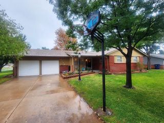 Foreclosed Home - 1732 N SEDGWICK ST, 67203