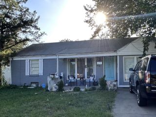 Foreclosed Home - 815 S ARMOUR ST, 67207