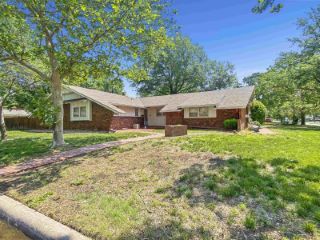 Foreclosed Home - 1802 KEVIN ST, 67208