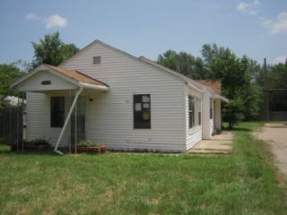 Foreclosed Home - 1932 S SEDGWICK ST, 67213