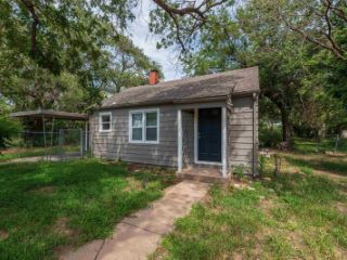 Foreclosed Home - 2302 S WACO AVE, 67213