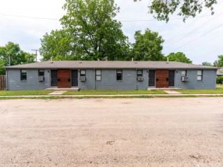 Foreclosed Home - 1010 E 8TH ST N, 67214