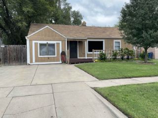 Foreclosed Home - 2656 S MOSLEY ST, 67216