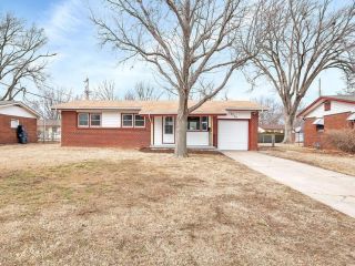Foreclosed Home - 2729 S Martinson Ave, 67217