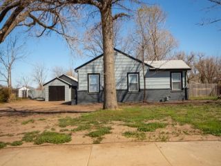 Foreclosed Home - 1710 W MACARTHUR RD, 67217