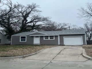 Foreclosed Home - 1041 S CHRISTINE ST, 67218