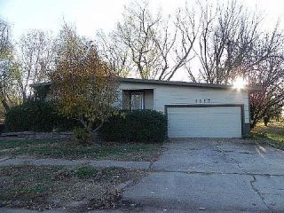 Foreclosed Home - 1117 CIRCLE DR, 67301