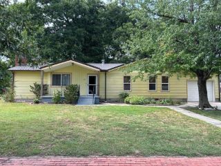 Foreclosed Home - 417 S 5TH ST, 67336