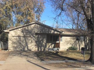 Foreclosed Home - 211 Hartland Ave, 67401
