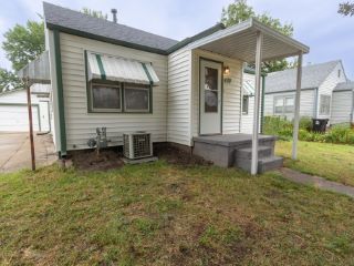 Foreclosed Home - 420 W CLAFLIN AVE, 67401