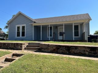 Foreclosed Home - 815 N KANSAS AVE, 67439