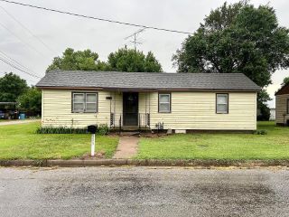 Foreclosed Home - 505 W CONCORD AVE, 67450