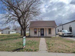 Foreclosed Home - 226 S 1ST ST, 67473