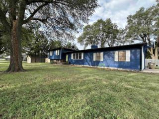 Foreclosed Home - 301 S ORCHARD ST, 67514