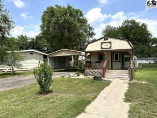 Foreclosed Home - 308 S ELM ST, 67546