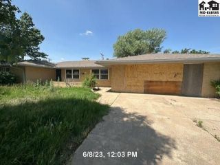 Foreclosed Home - 603 S MILES AVE, 67554