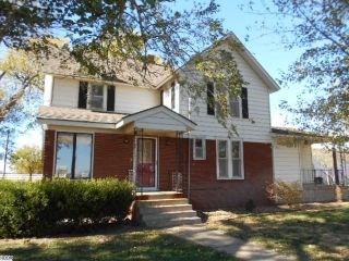 Foreclosed Home - 1225 Avenue T, 67579