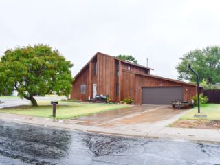Foreclosed Home - 2301 DONALD DR, 67601