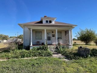 Foreclosed Home - 707 SAINT MARYS ST, 67637