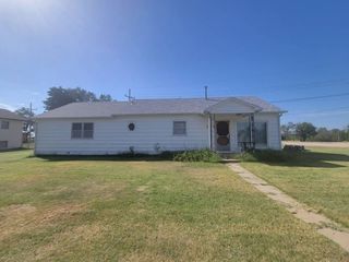 Foreclosed Home - 335 W 2ND ST, 67648