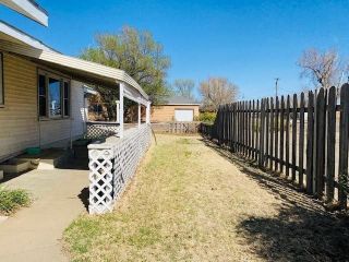 Foreclosed Home - 911 SAFFORD AVE, 67846