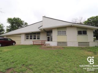 Foreclosed Home - 1210 N BELMONT PL, 67846