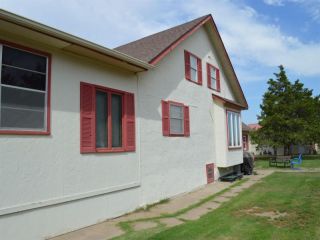 Foreclosed Home - 406 S ELM ST, 67868